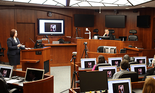 TV hai mặt bước đột phá mới từ LG 1